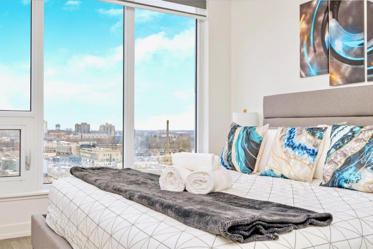 Luxurious 1Br Condo - Stunning City Views Kitchener Kültér fotó